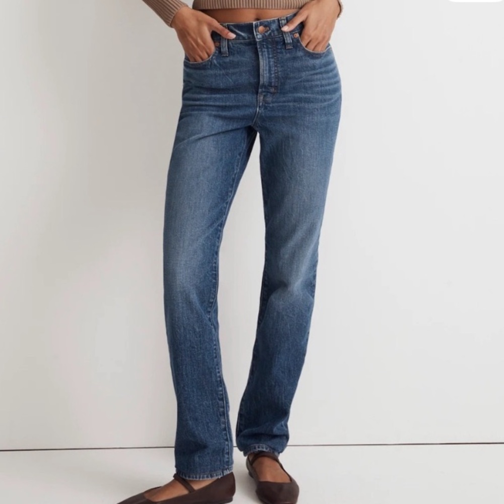 Madewell Mid Rise Straight Leg Jeans in Medium Blue Wash